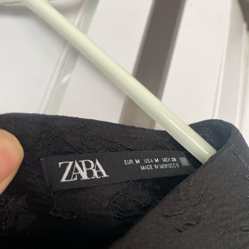 Zara Black Textured m Black pensil skirt new